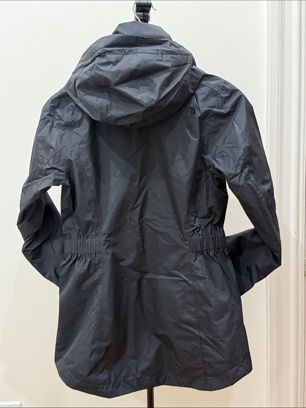 The North Face DryVent Women's Black Hooded Ski/Snow Shell Rain Jacket - Picture 2 of 6